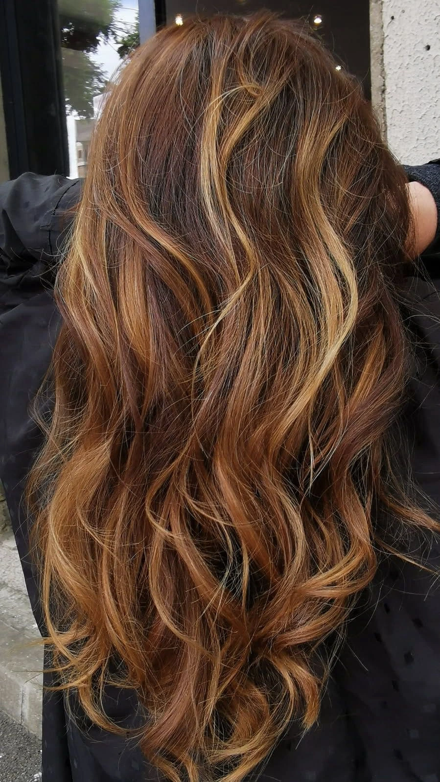 Balayage caramel sur cheveux longs - coiffure réalisée à Savigny-sur-Orge